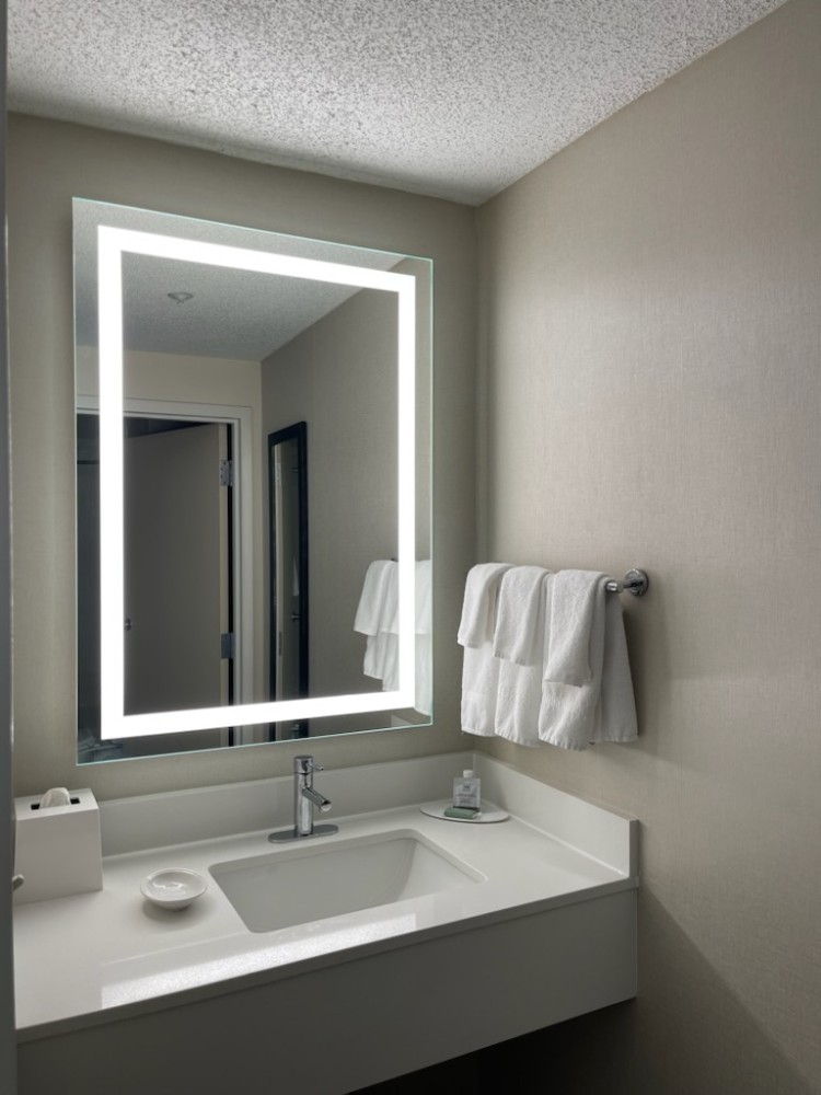 SES-2436-IL LED MIRROR